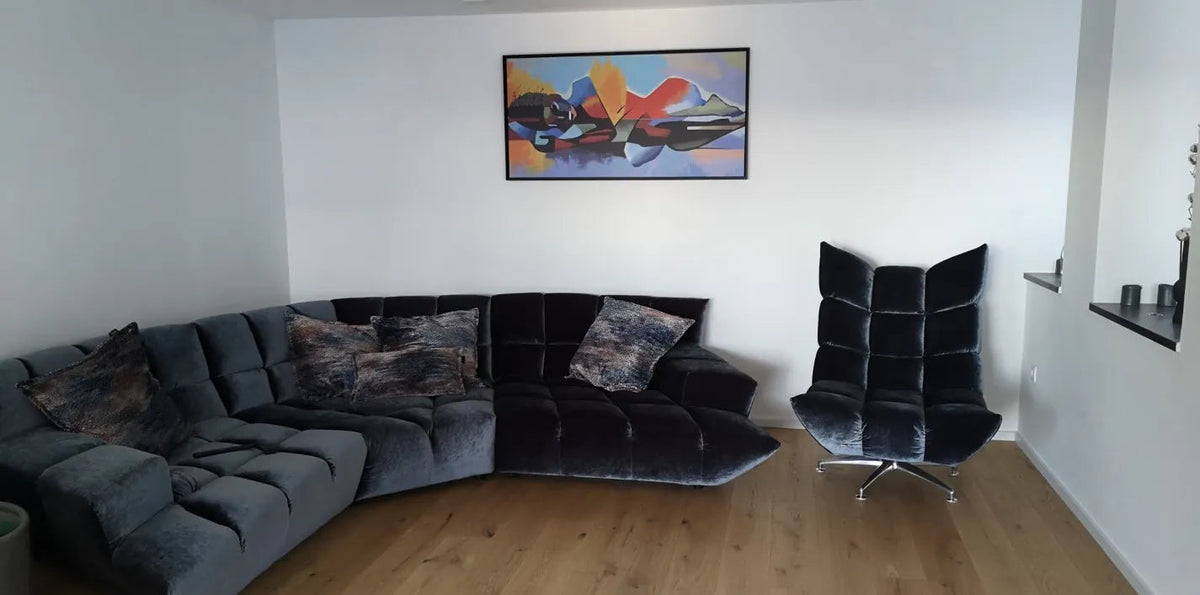 Clock Canvas wall art in Vanja R.'s home