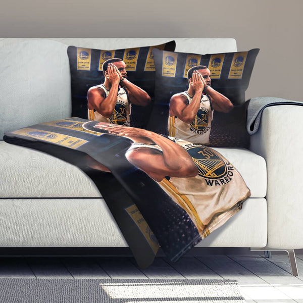 Night Time Curry Dream Home Bundle Bundle 2 Cushions & 1 Blanket Clock Canvas