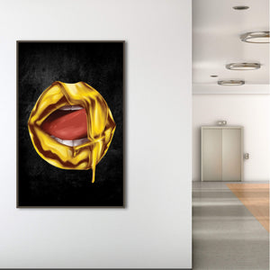 Dripping Gold Lips Clock Canvas