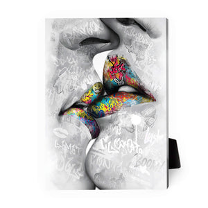 Graffiti Kiss Desktop Canvas Desktop Canvas 13 x 18cm Clock Canvas
