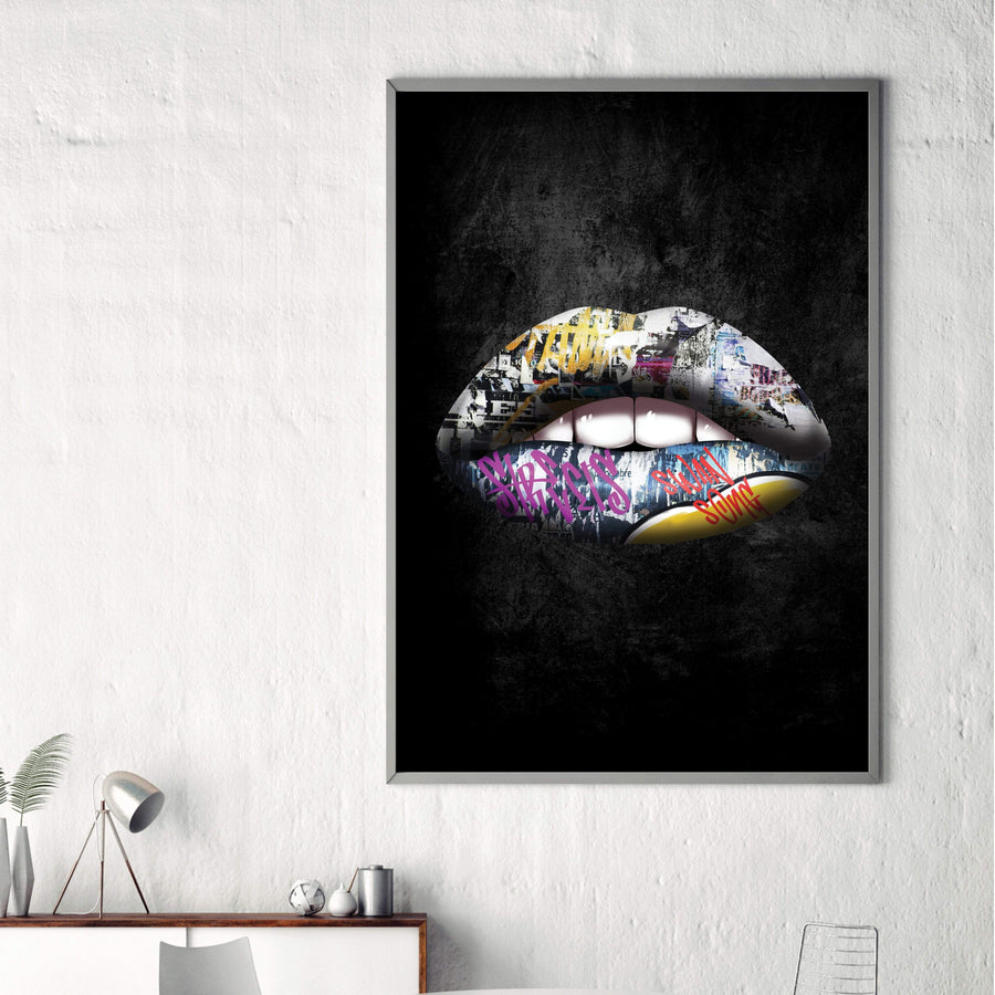 Graffiti Lips Clock Canvas